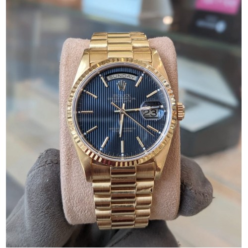 ROLEX DAY-DATE 36 YELLOW GOLD BLACK TAPESTRY DIAL 18238