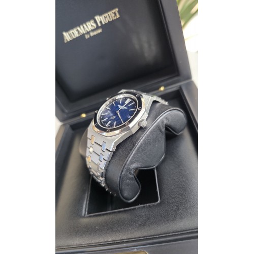 AUDEMARS PIGUET ROYAL OAK EXTRA-THIN "JUMBO" SMOKED BLUE TITANIUM/PLATINUM 39MM LIMITED EDITION OF 250 PIECES - 15202IP.OO.1240IP.01