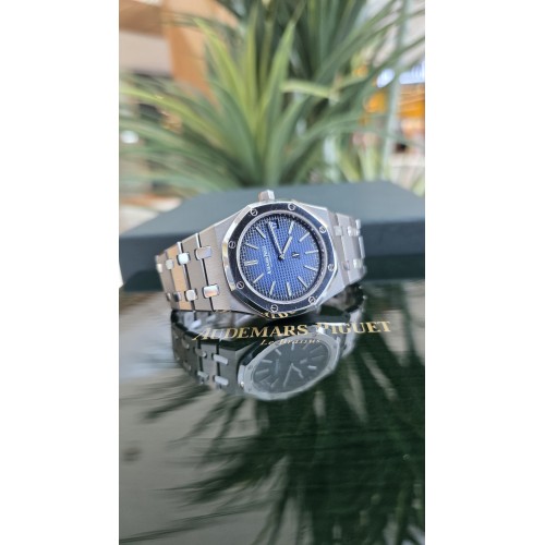 AUDEMARS PIGUET ROYAL OAK EXTRA-THIN "JUMBO" SMOKED BLUE TITANIUM/PLATINUM 39MM LIMITED EDITION OF 250 PIECES - 15202IP.OO.1240IP.01